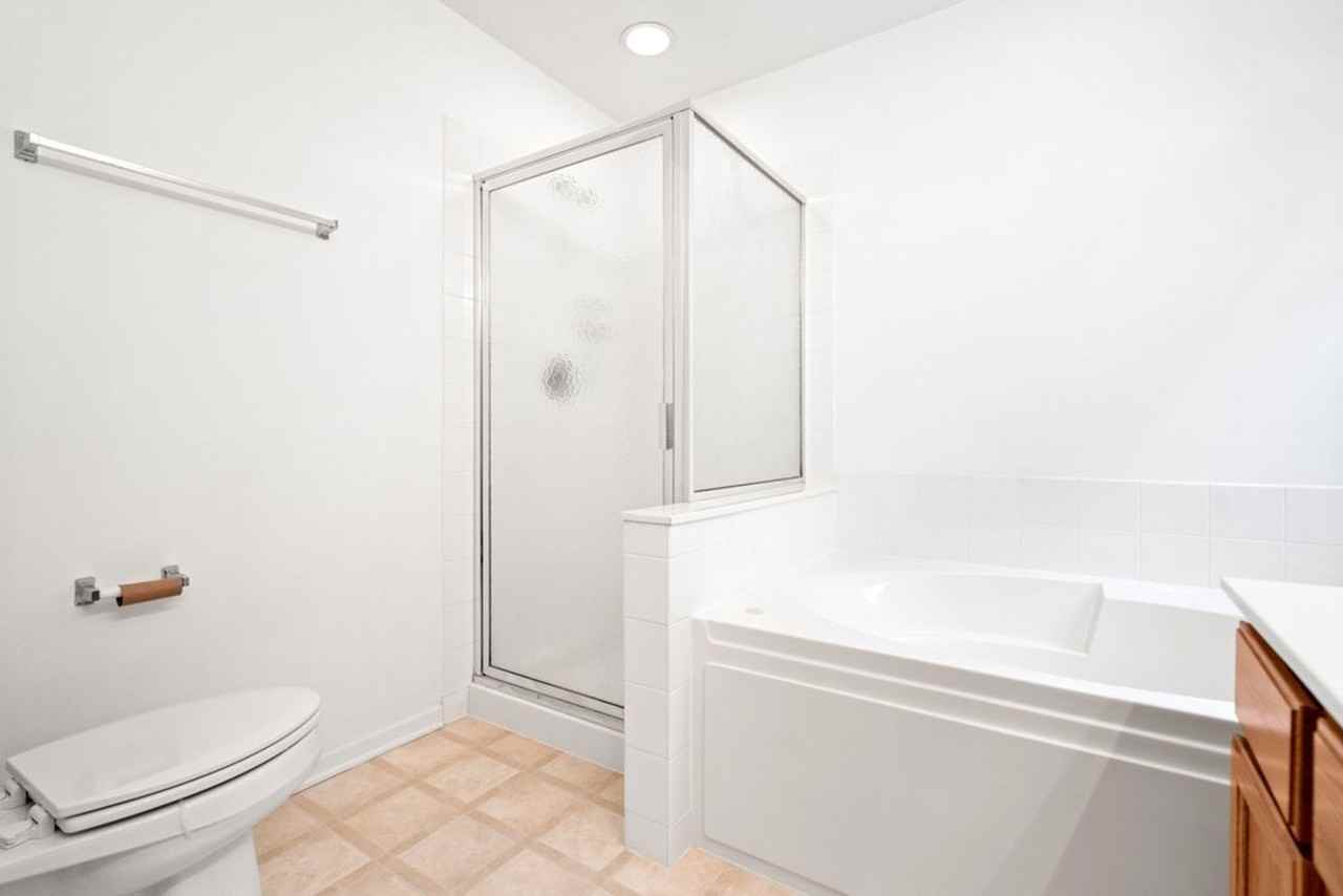 6087 Halloran Ln - Photo 3 of 38