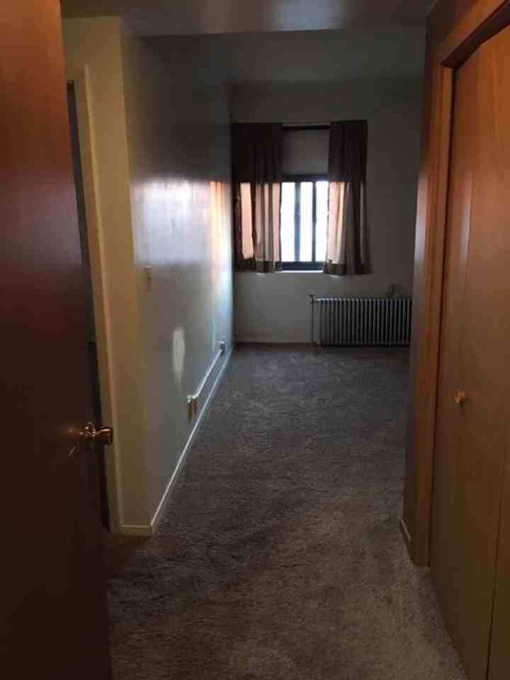 312 Lawler - Photo 2 of 27