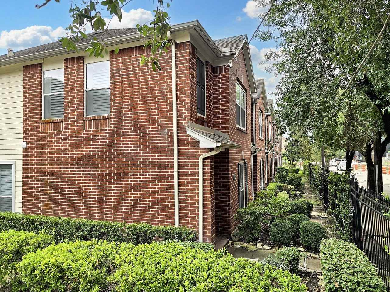 2211 Runnels Street - Photo 2 of 21