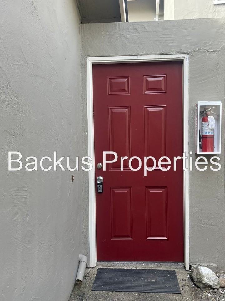 19120 Creekside Pl - Photo 2 of 20