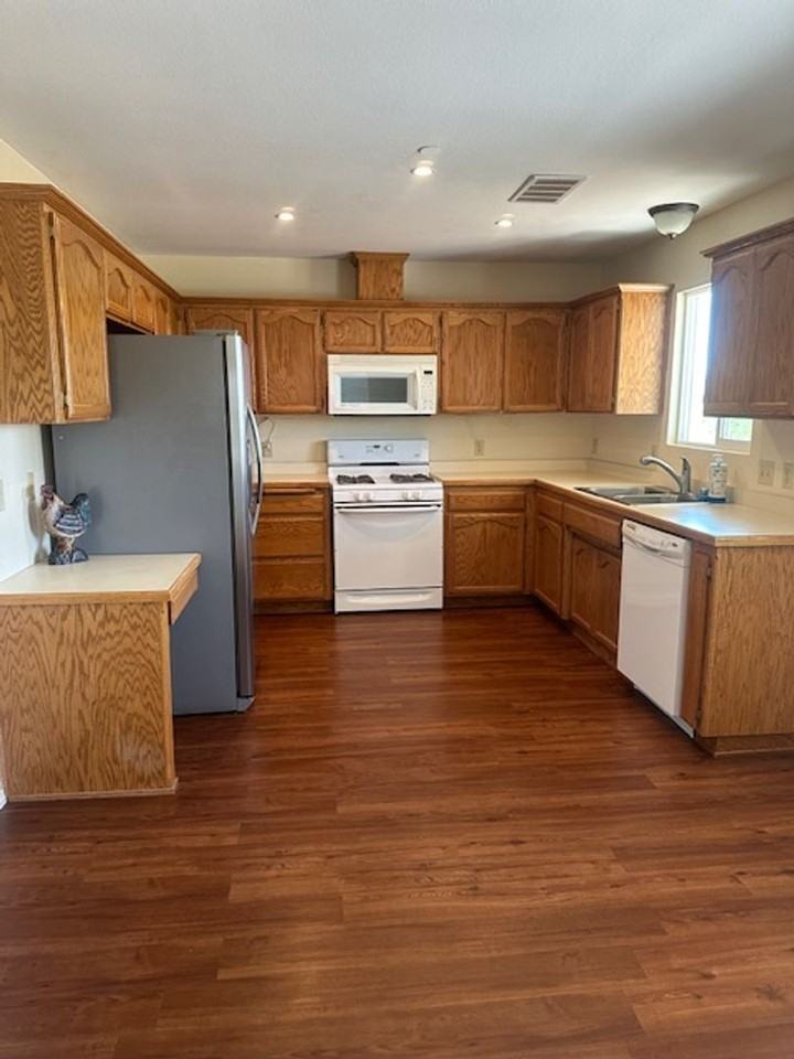 68277 - Photo 3 of 8