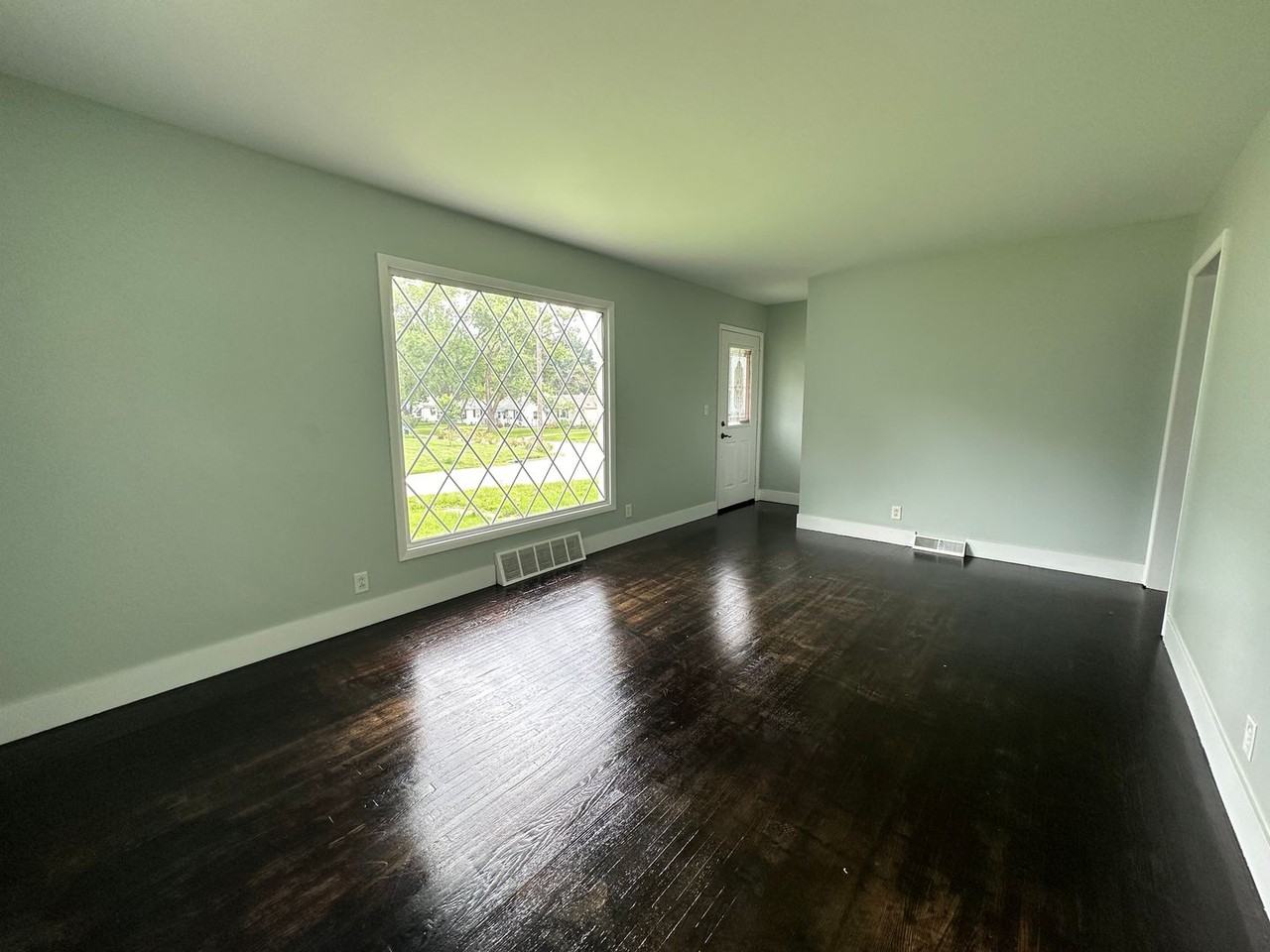 1460 Page St Ne - Photo 3 of 22