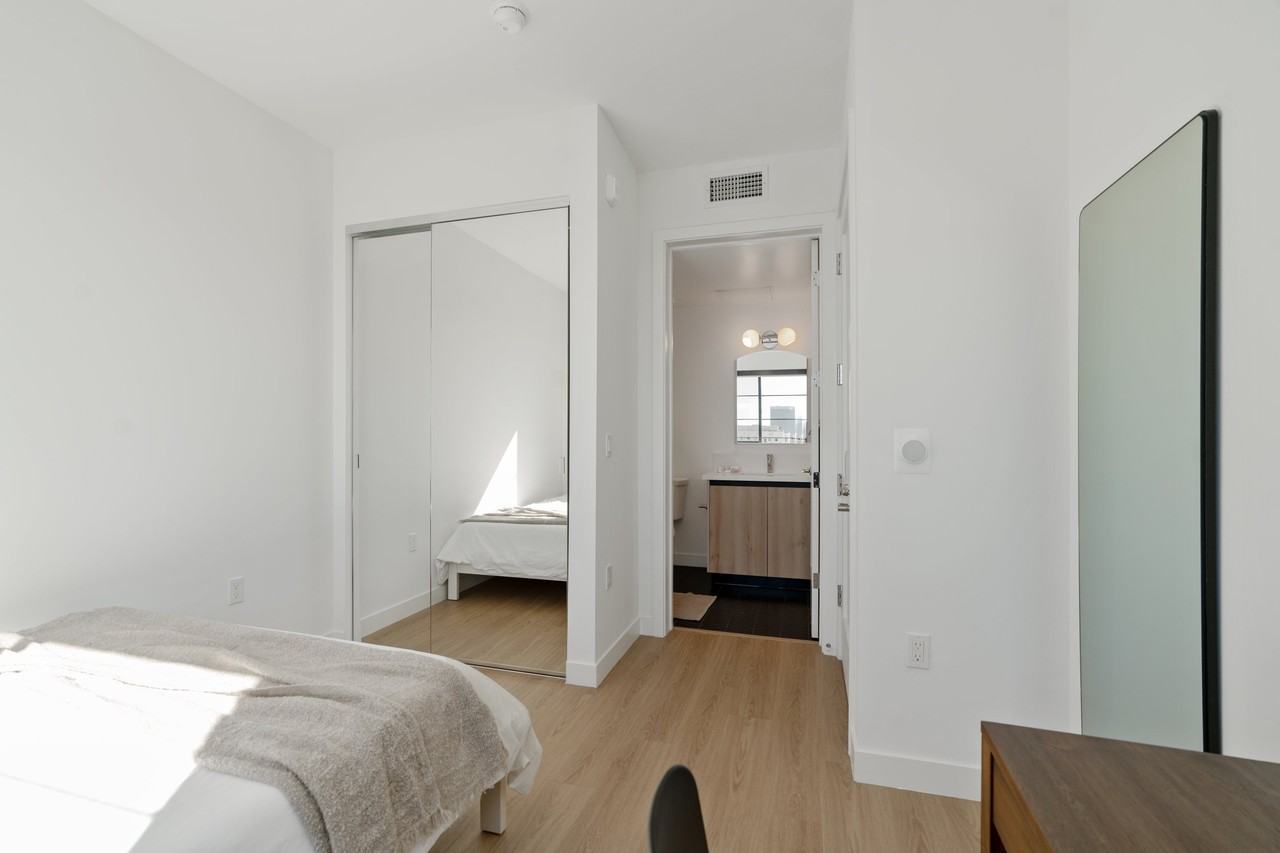 426 North Alexandria Ave - Photo 3 of 10