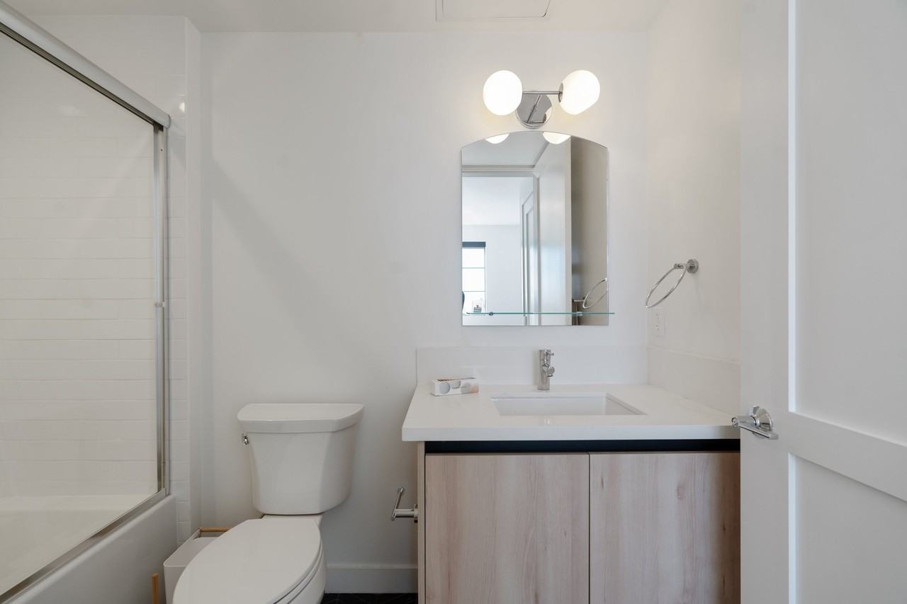 426 North Alexandria Ave - Photo 4 of 10