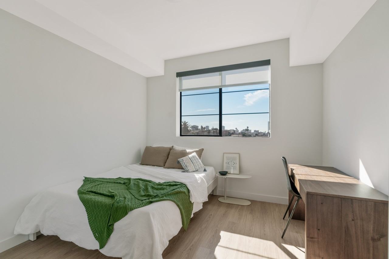 426 North Alexandria Ave - Photo 6 of 10