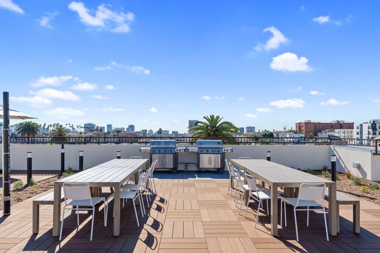 426 North Alexandria Ave - Photo 7 of 10