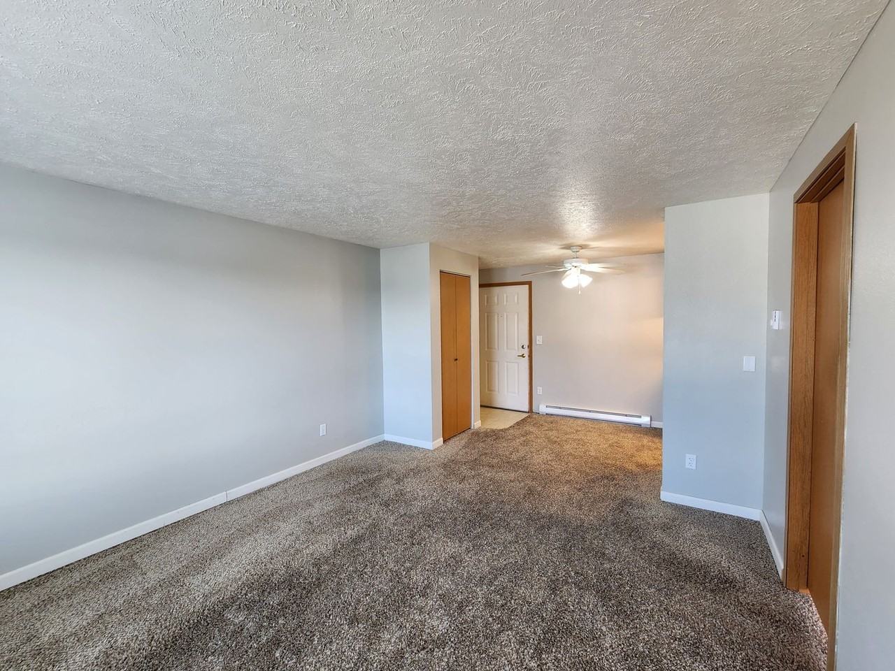 Houston House Apartments - Photo 6 of 42