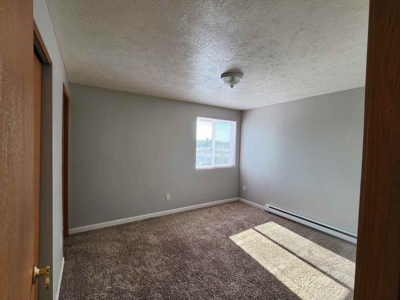 Houston House Apartments - Photo 7 of 42