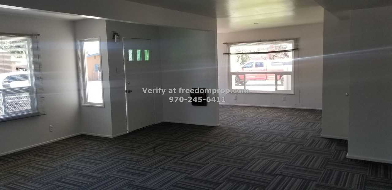 1210 Bonito Ave - Photo 2 of 8