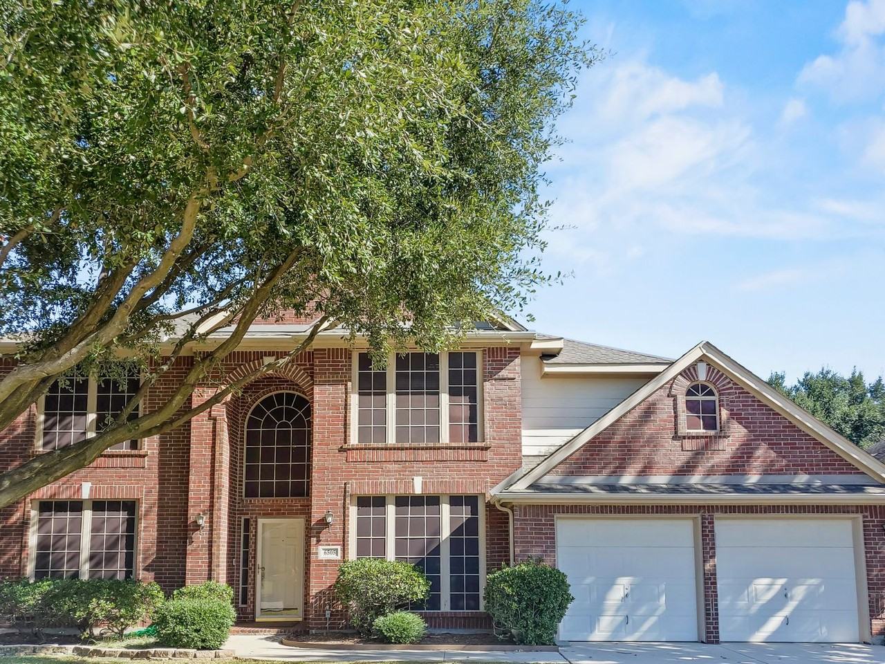 6505 Fox Glen Dr - Photo 2 of 31