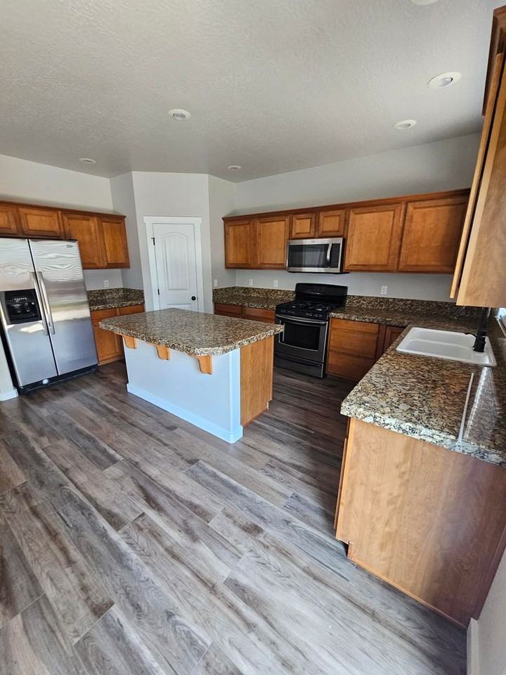 6214 N Silver Elm Way - Photo 3 of 29