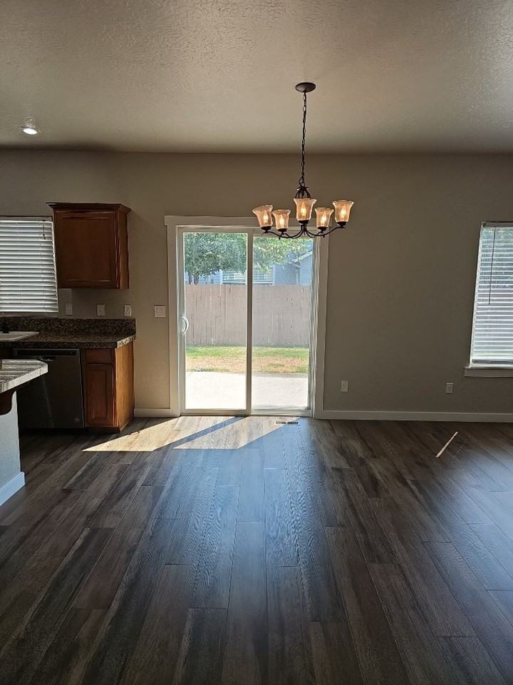 6214 N Silver Elm Way - Photo 4 of 29