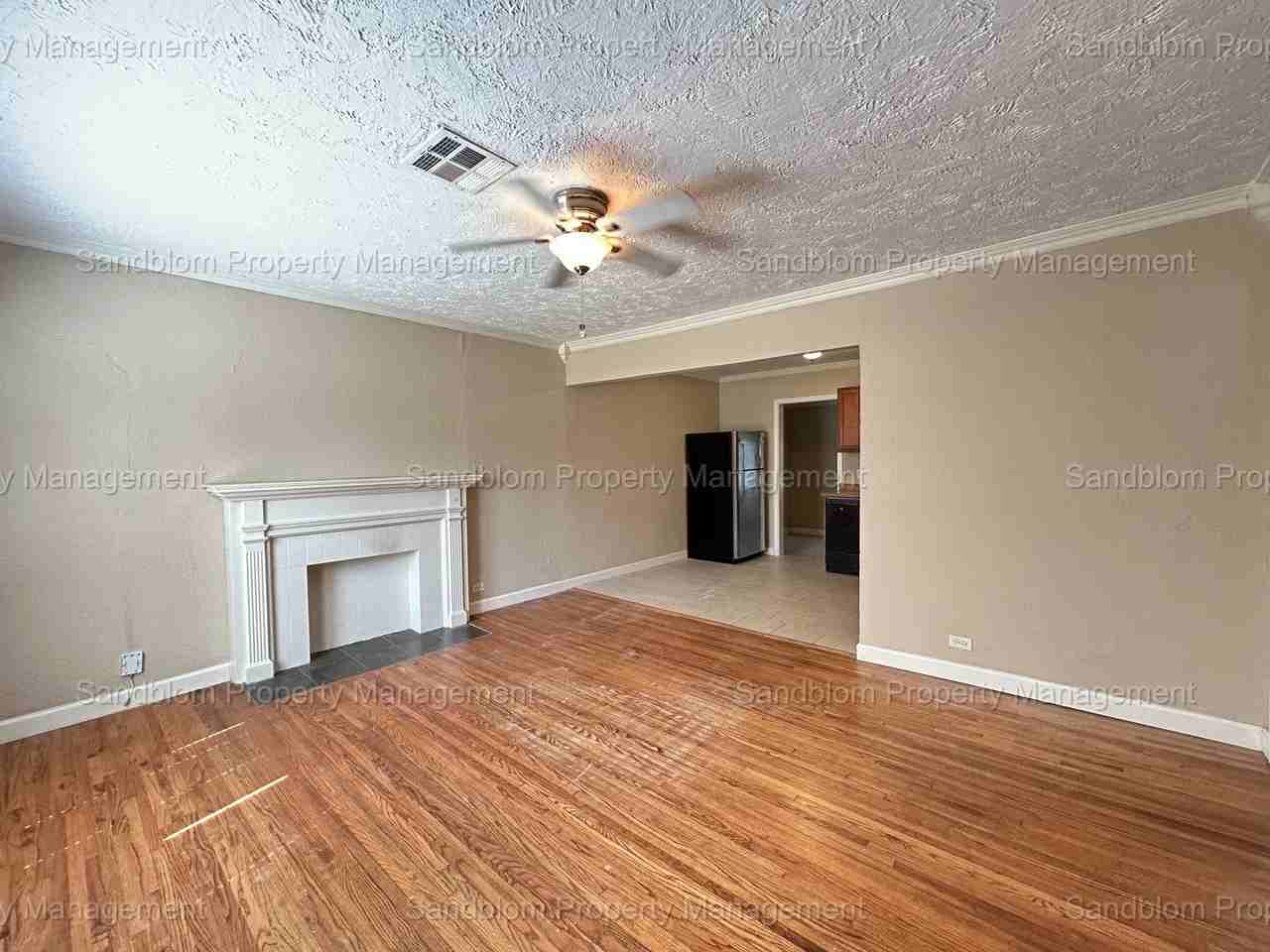 1347 S Erie Ave - Photo 2 of 12