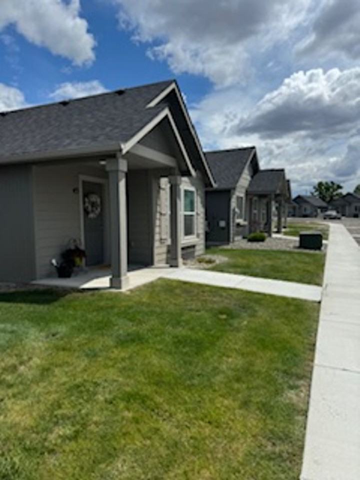 Cottages at the Aquatic Center - Photo 2 of 8