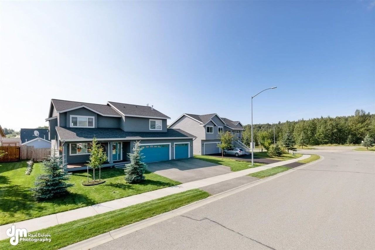 5504 Big Bend Loop - Photo 3 of 36