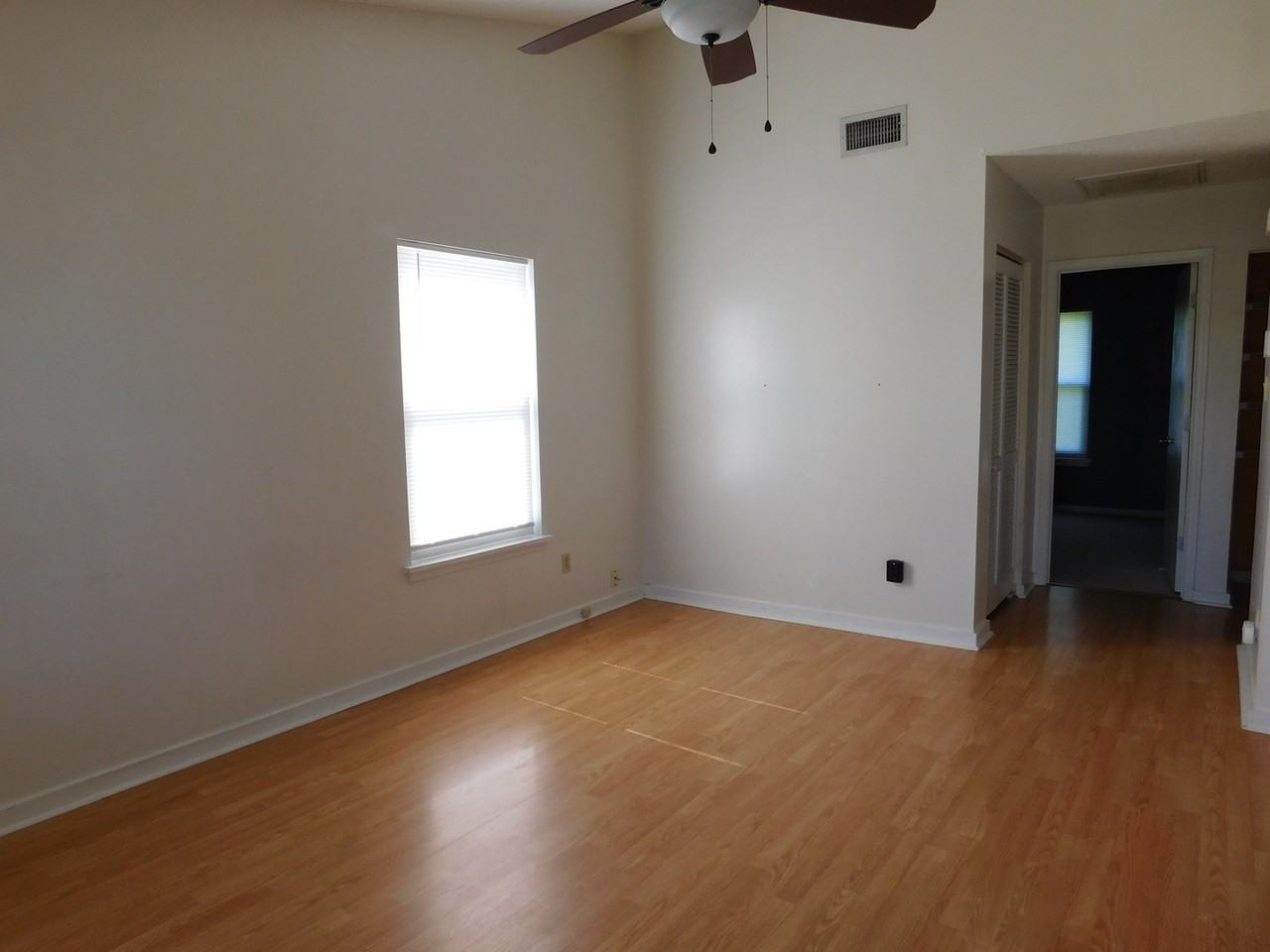 3701 Dovefield Ct - Photo 3 of 16