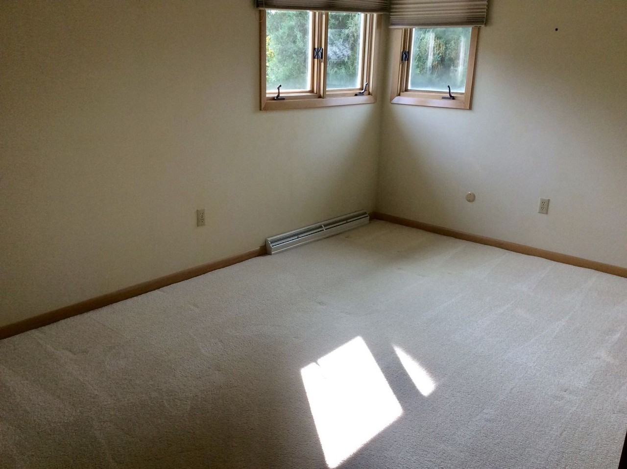 1031 12th Ave W - Photo 7 of 17