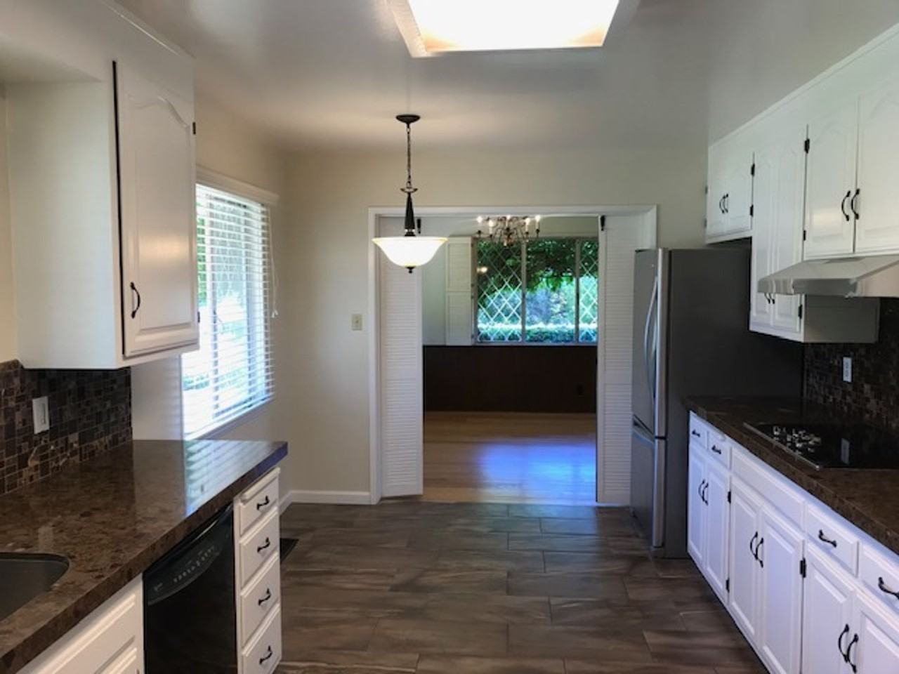 21 Carisbrook Dr - Photo 3 of 17