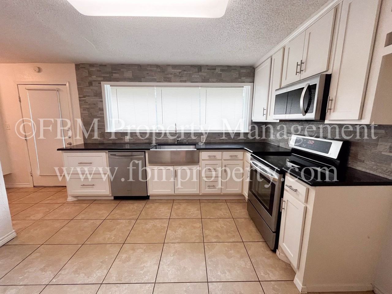 1408 Nichols St - Photo 5 of 17