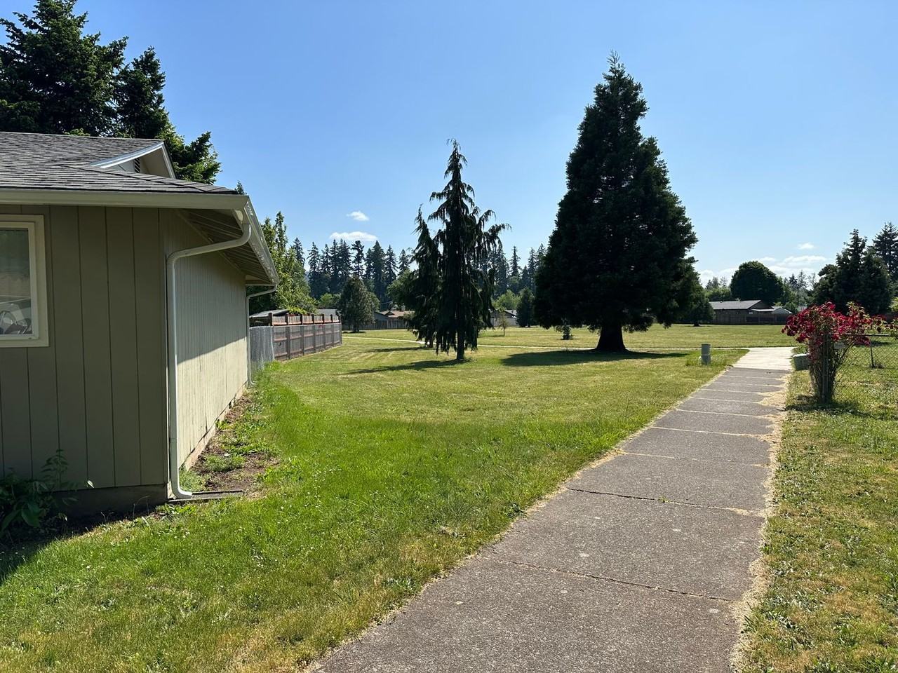 342 S 51st Pl - Photo 3 of 38
