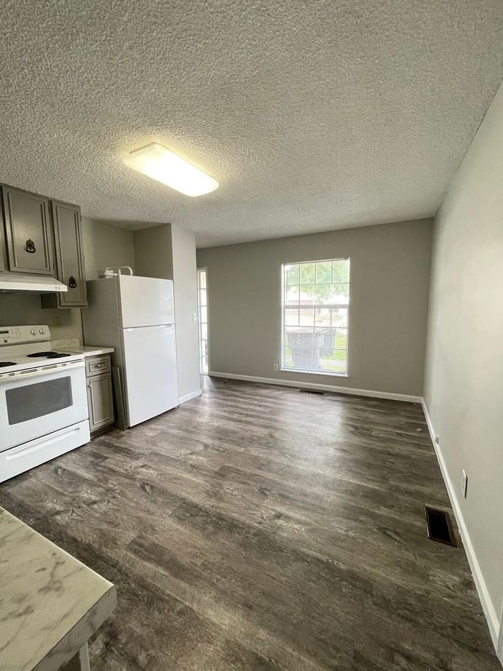 2105 Brady Ln - Photo 2 of 19