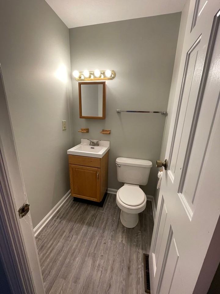 2105 Brady Ln - Photo 5 of 19