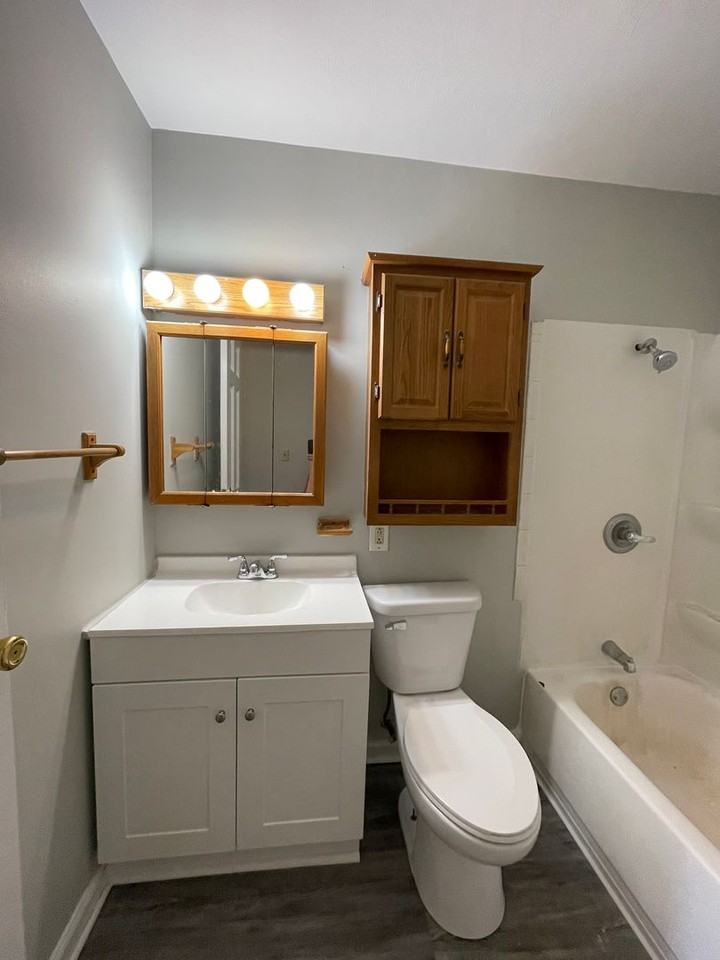 2105 Brady Ln - Photo 6 of 19