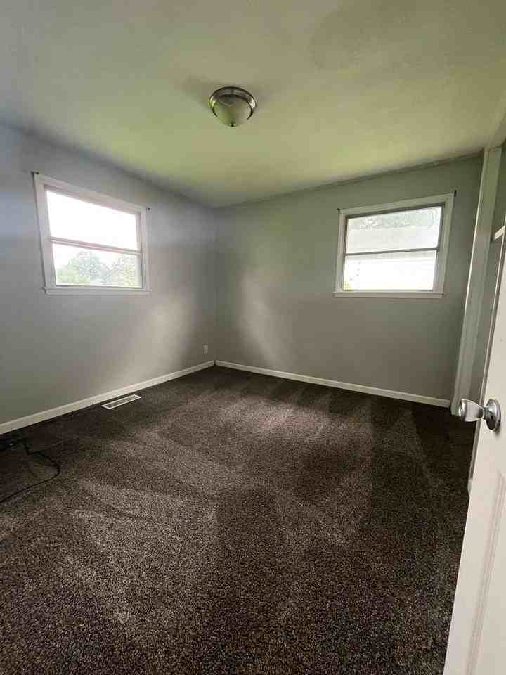 1139 Littlefield Rd - Photo 3 of 8