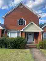 featured image of 215 Francis St W