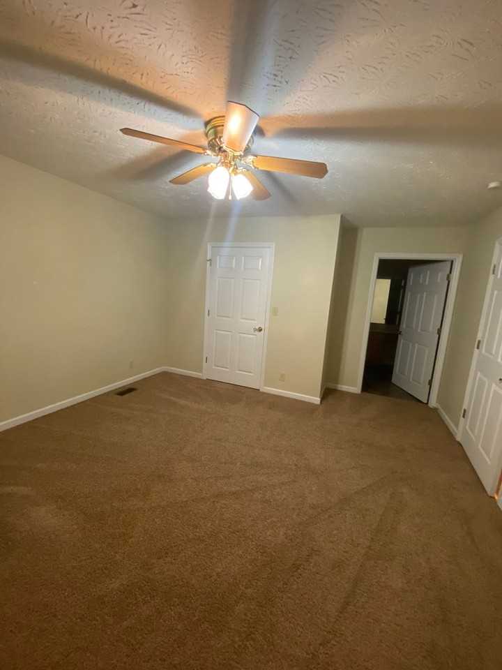215 Francis St W - Photo 6 of 11