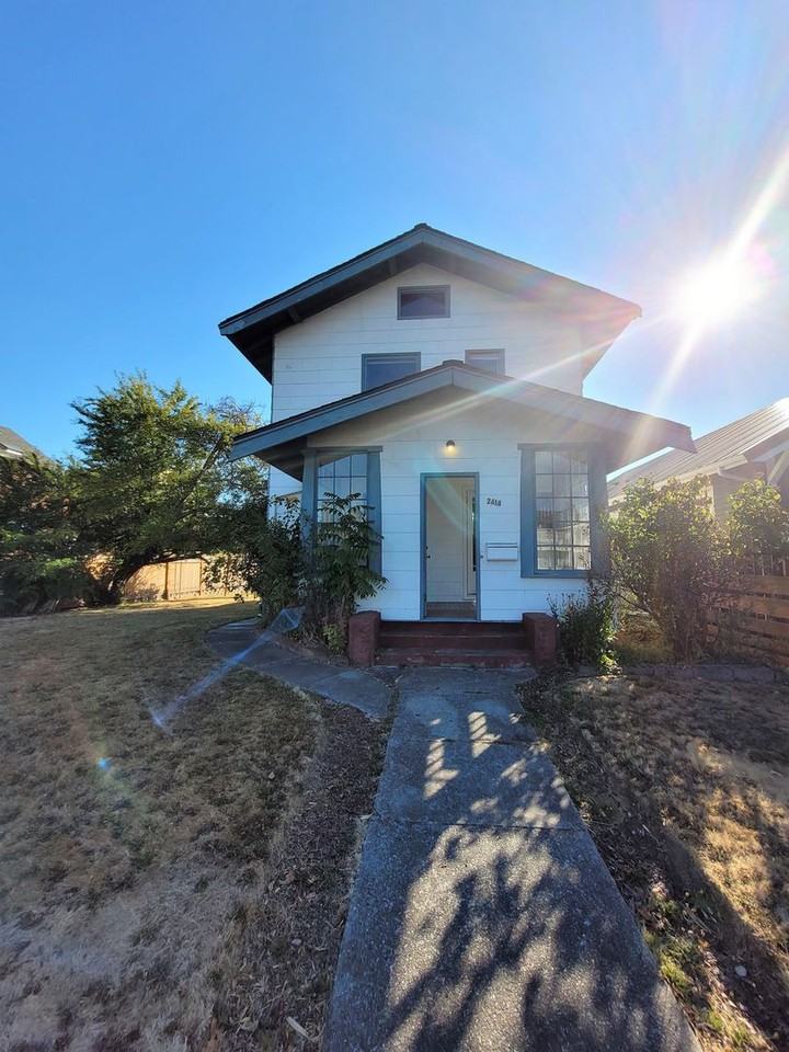 2414 Elm St - Photo 3 of 28
