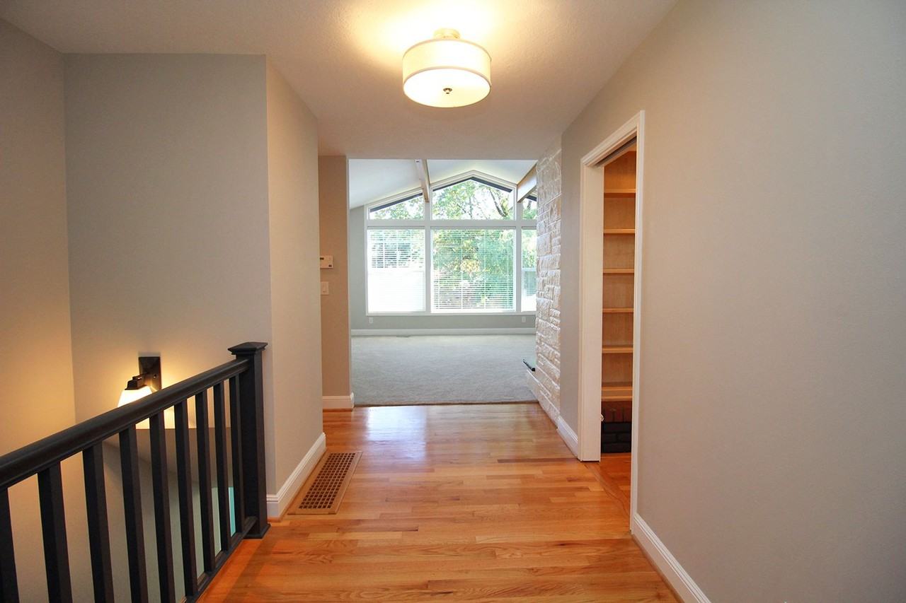 2710 Sw Scenic Dr - Photo 4 of 36