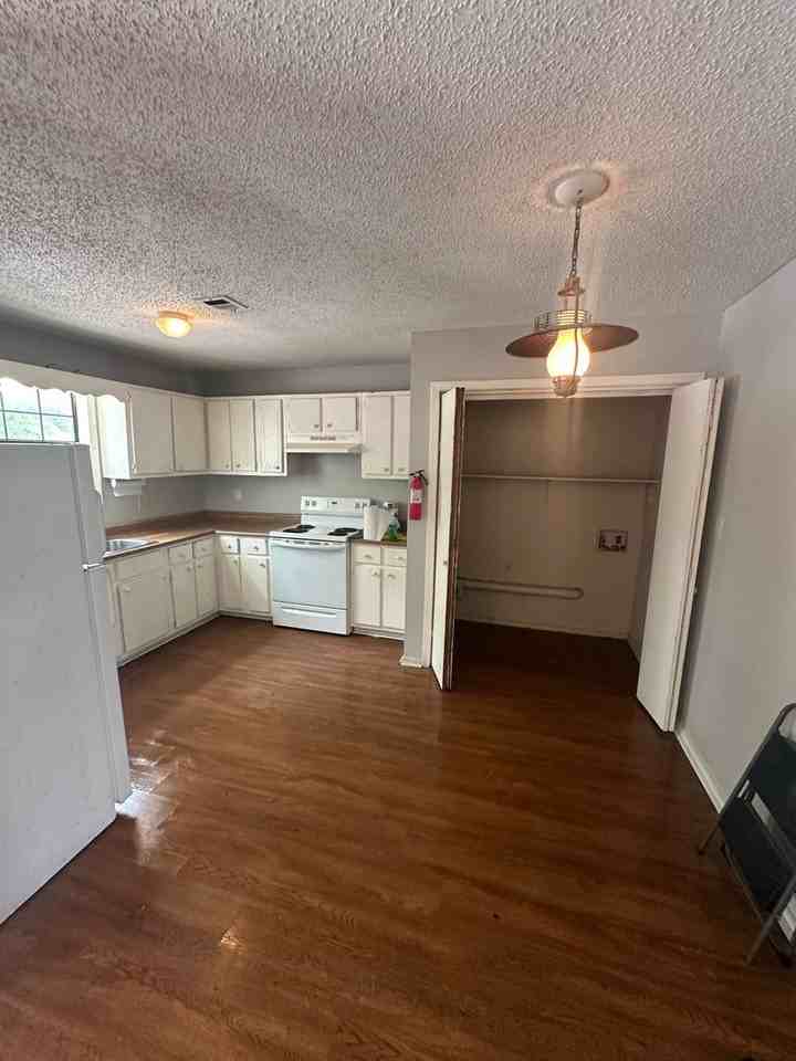3200 Proper St #101 - Photo 2 of 7