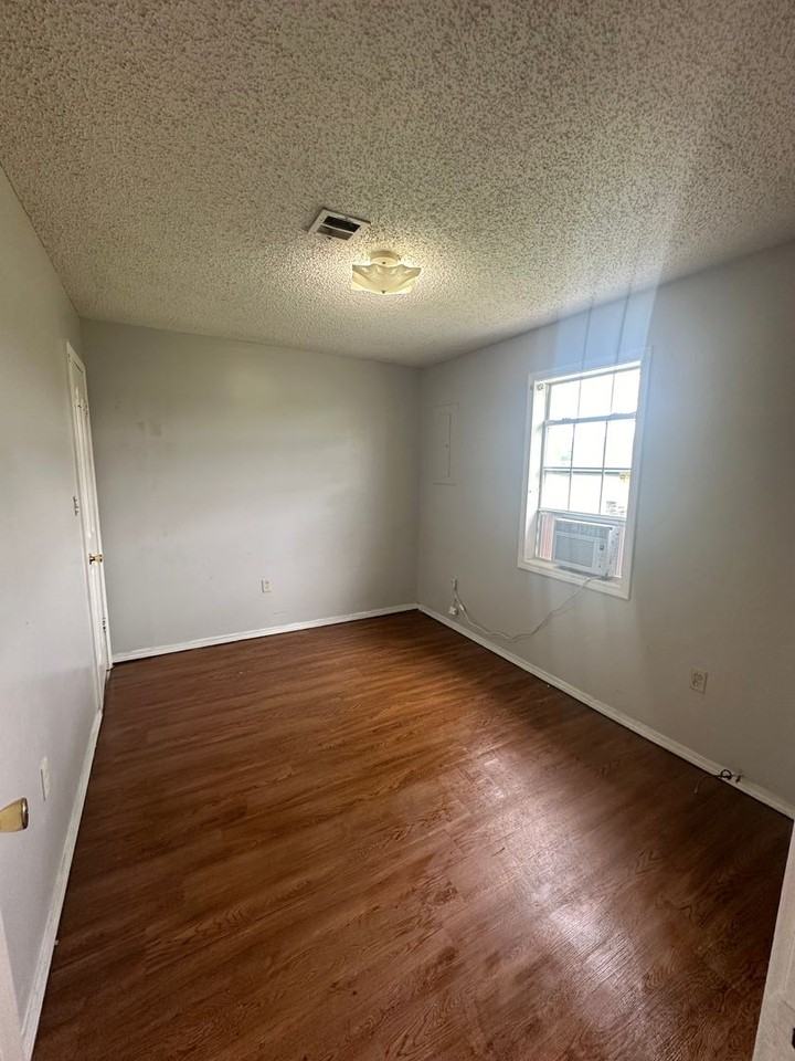 3200 Proper St #101 - Photo 6 of 7