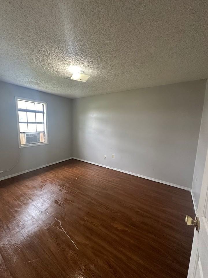 3200 Proper St #101 - Photo 7 of 7