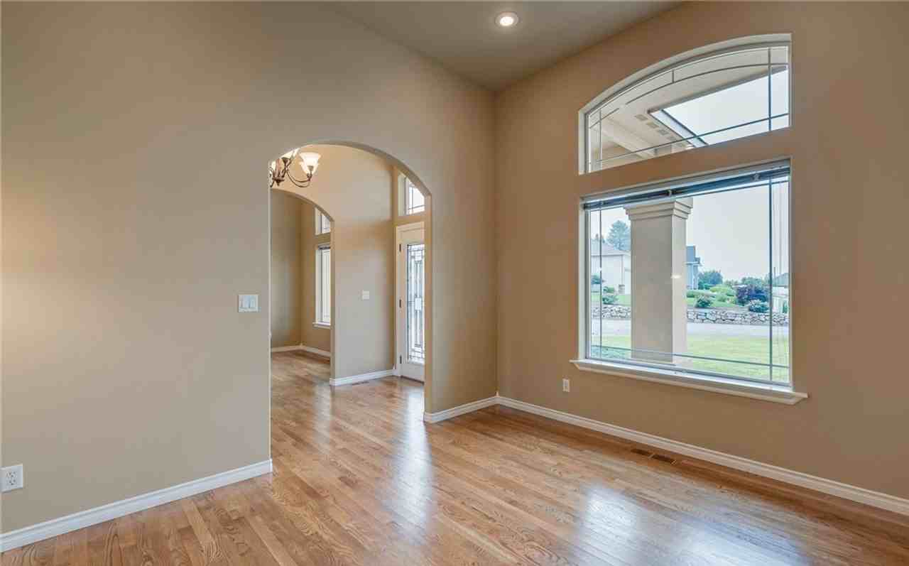89 Springhill Dr - Photo 6 of 21