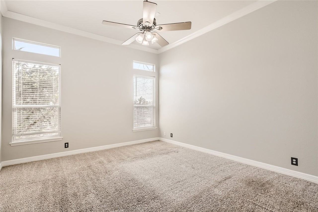 4926 Augusta Sq - Photo 5 of 13