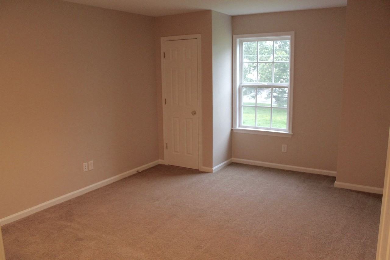 103 S Corwood Ave - Photo 5 of 17