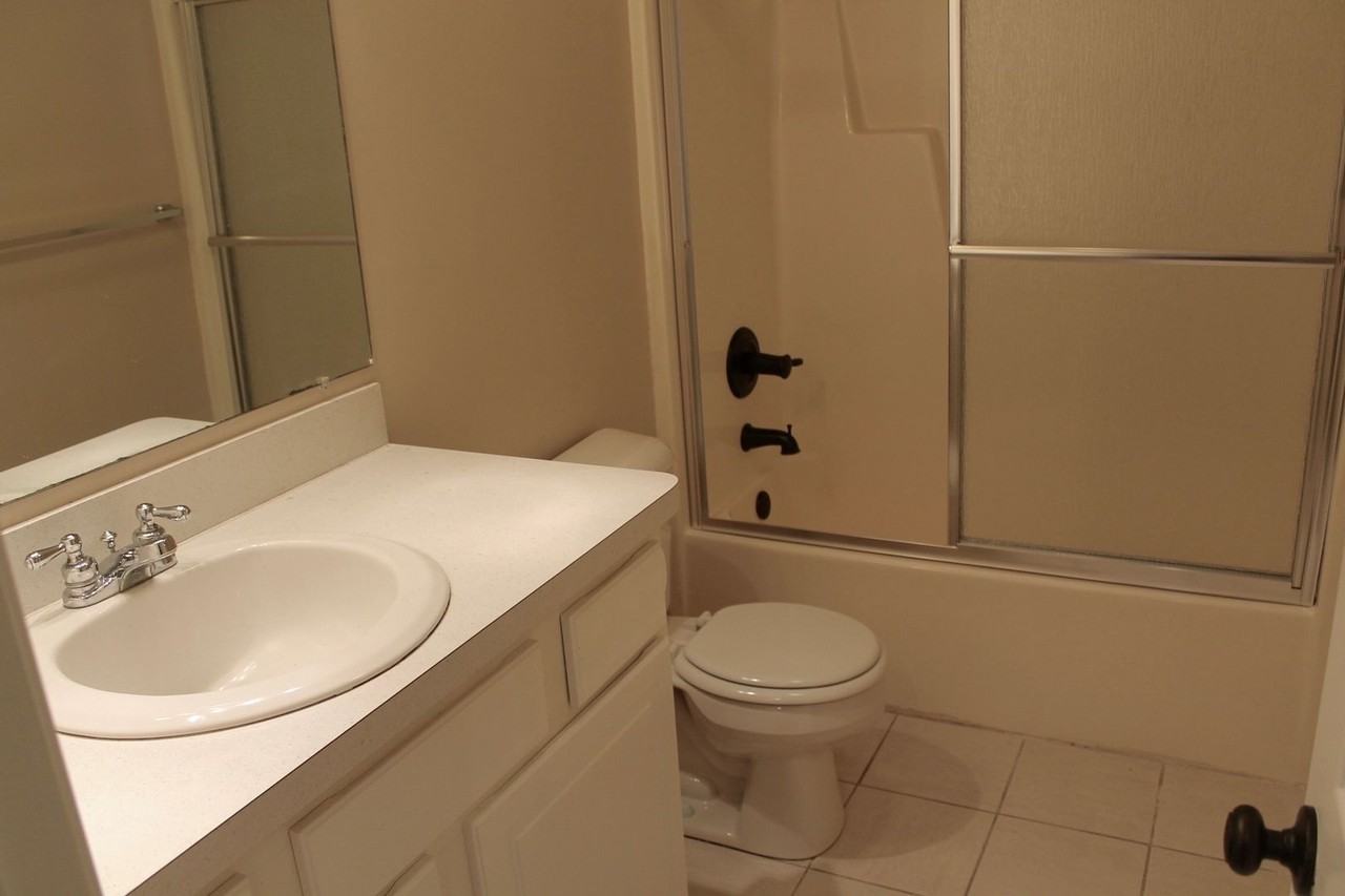 103 S Corwood Ave - Photo 6 of 17