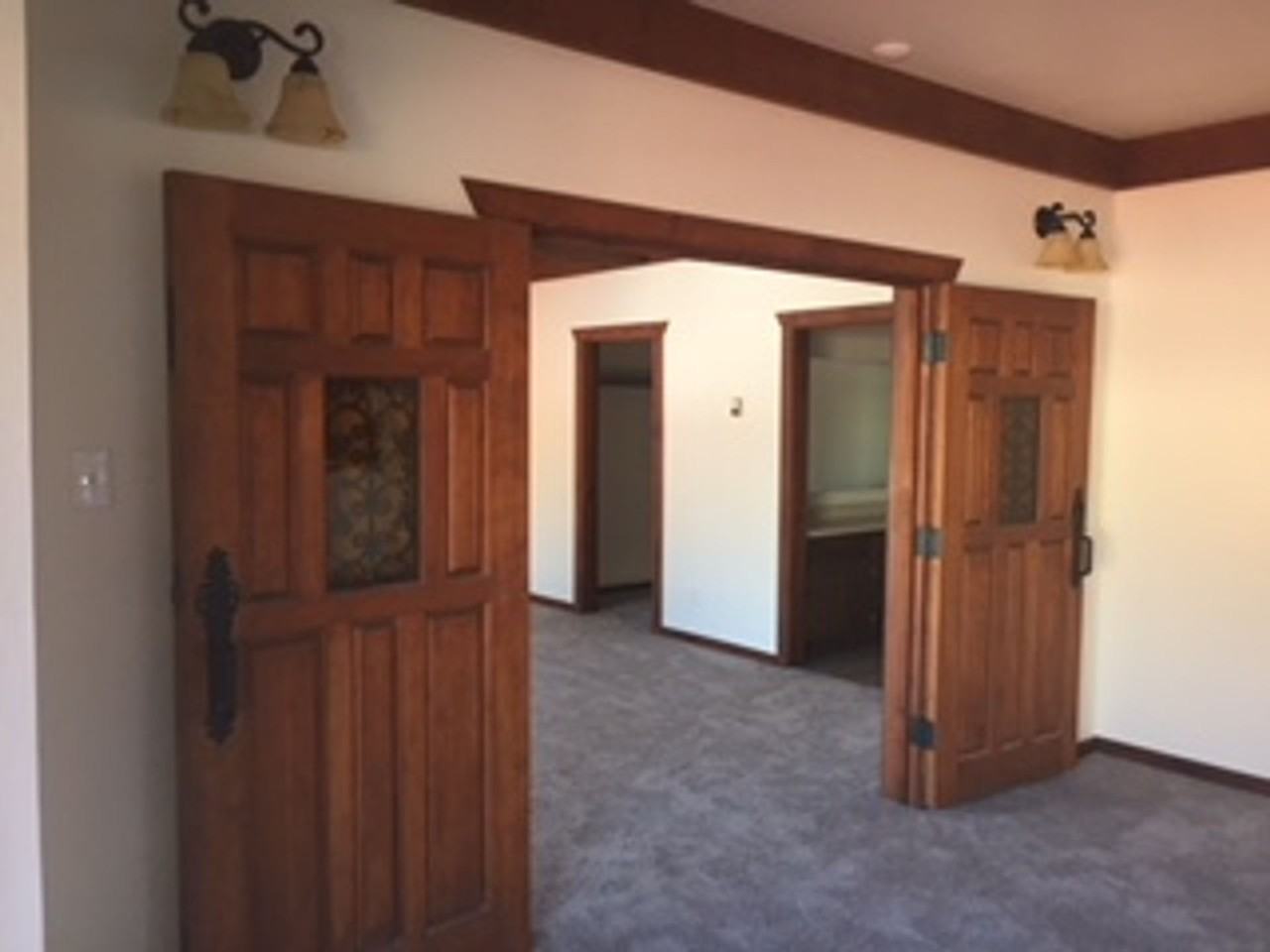 Courthouse Apartments - Photo 4 of 5