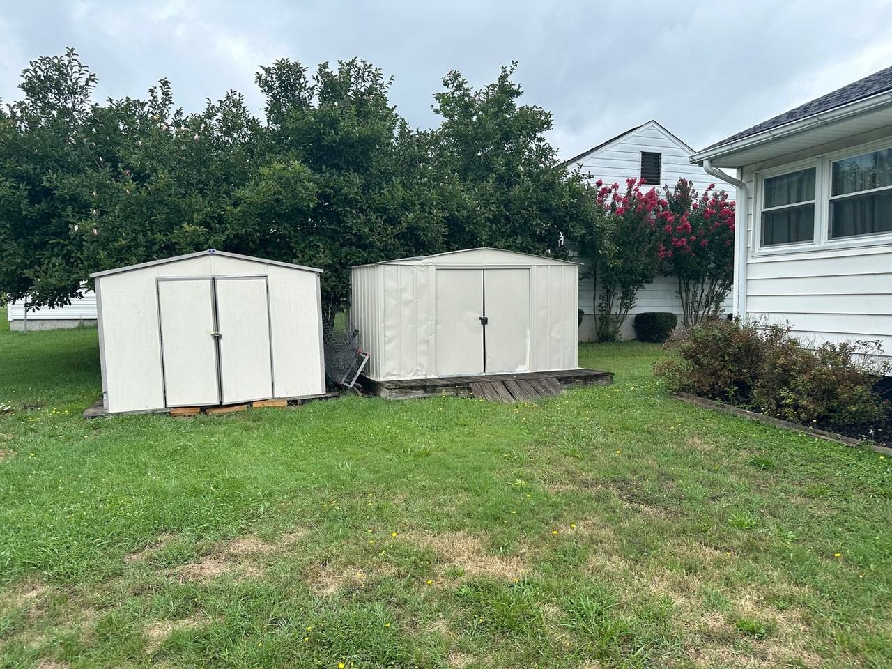 606 Preston St - Photo 3 of 10