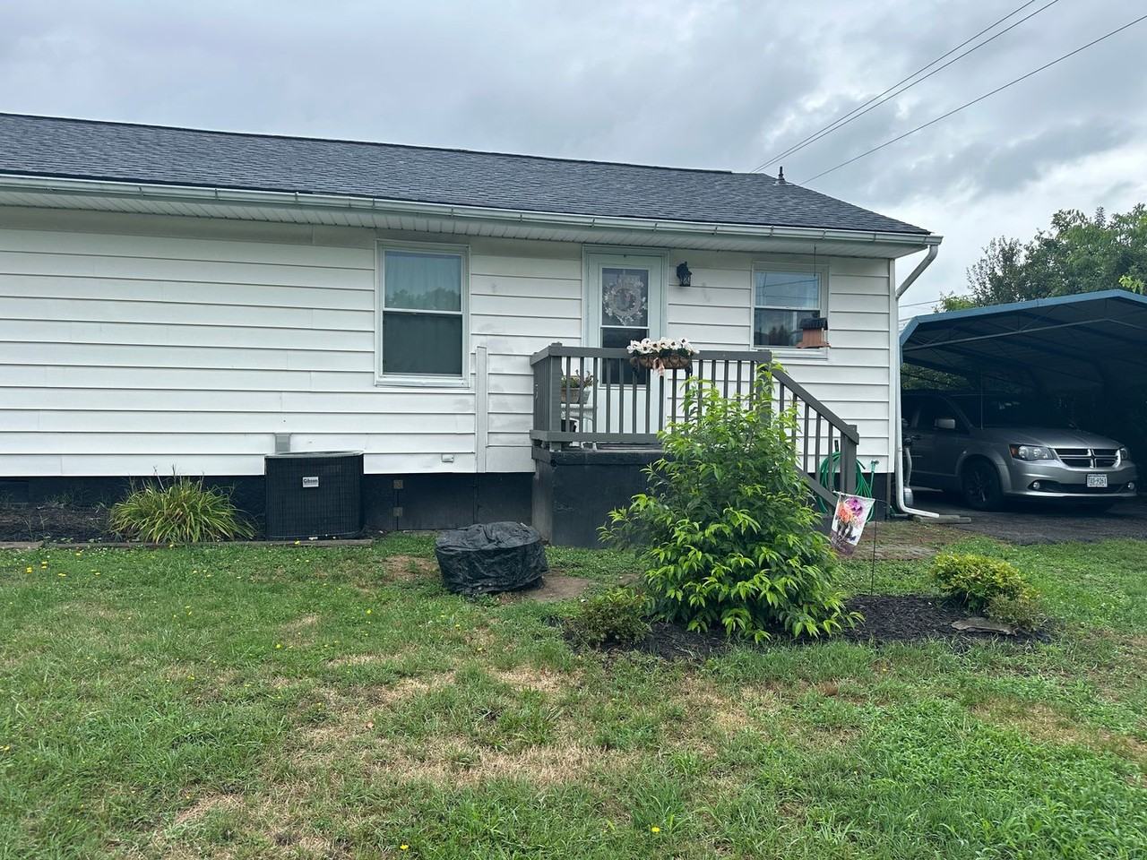 606 Preston St - Photo 2 of 10