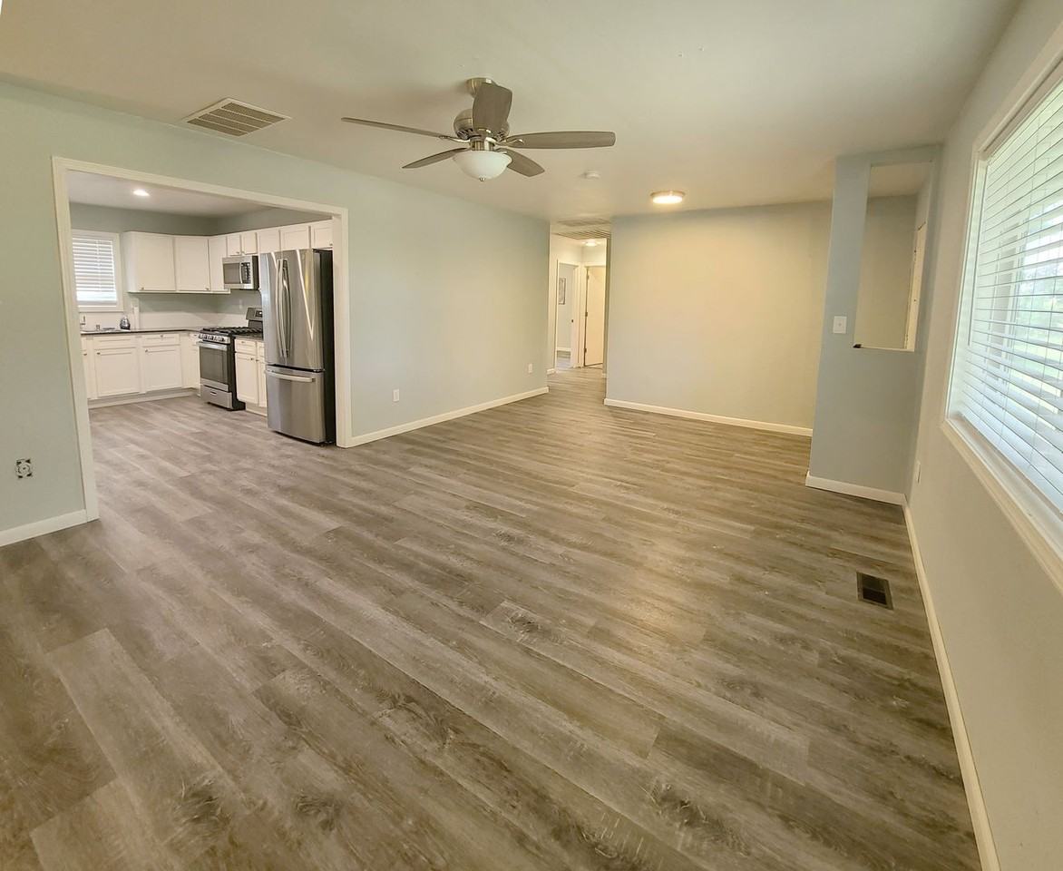 13350 S Pine - Photo 2 of 21