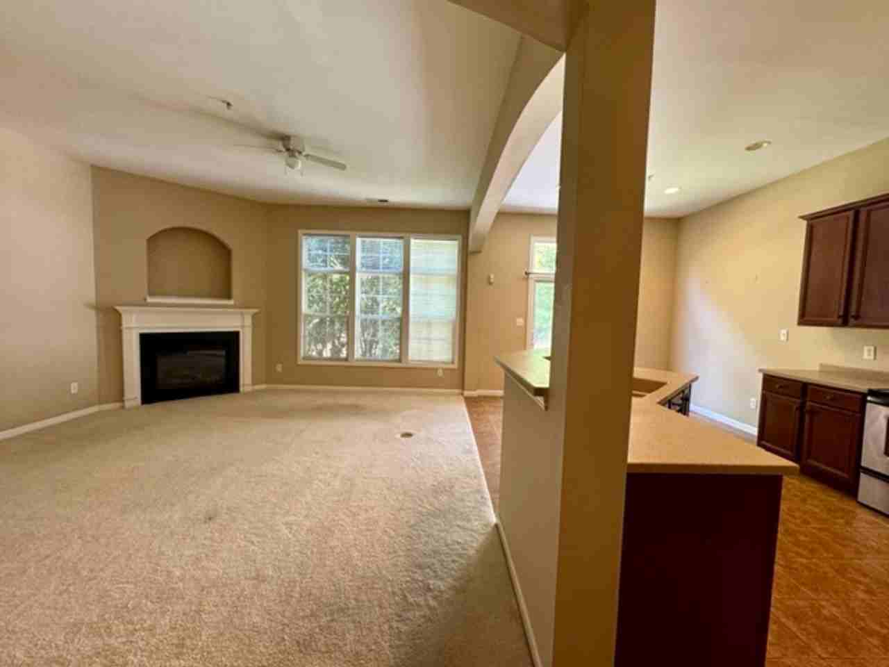 213 Chateau Pl - Photo 4 of 15