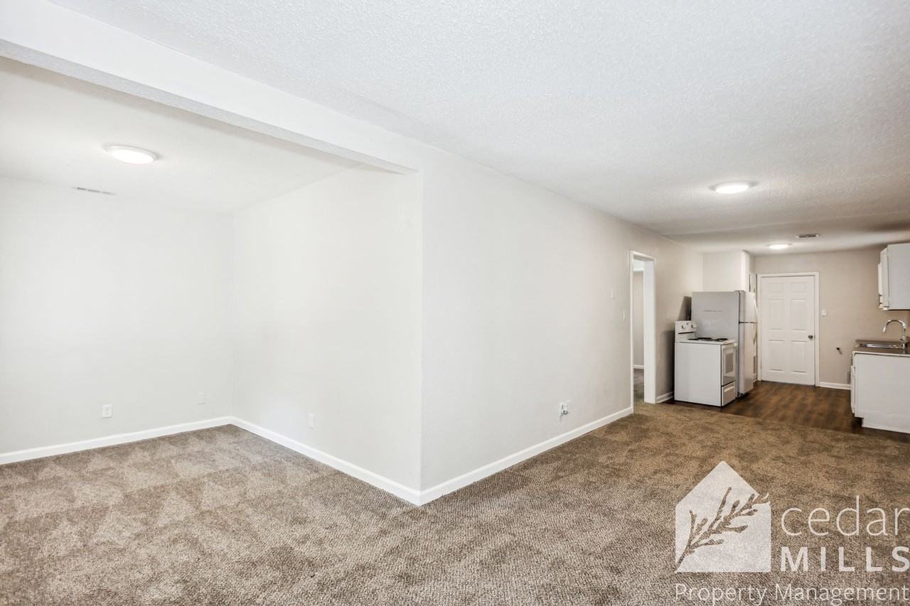 2243 S Topeka Ave - Photo 2 of 13