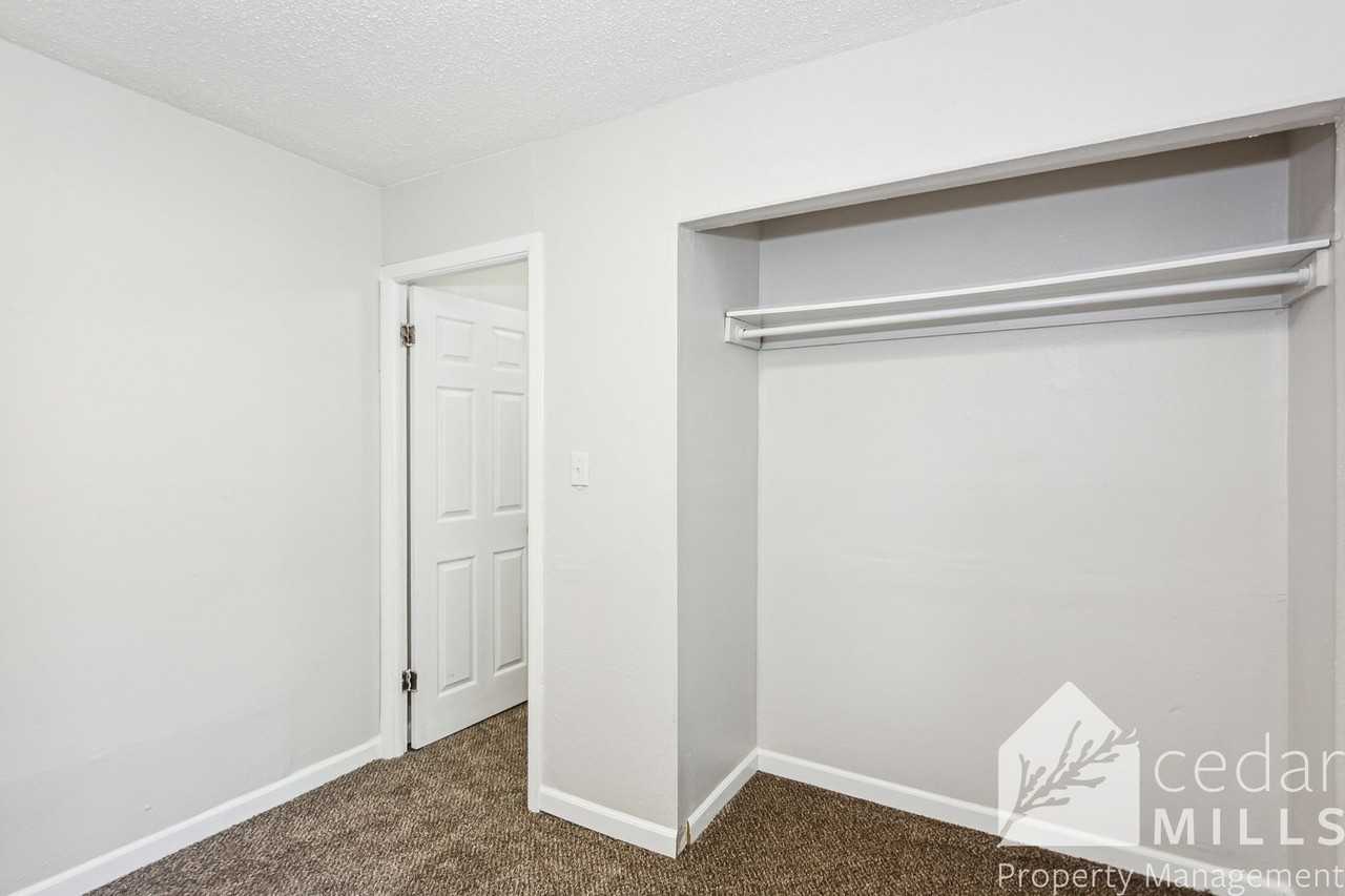 2243 S Topeka Ave - Photo 7 of 13