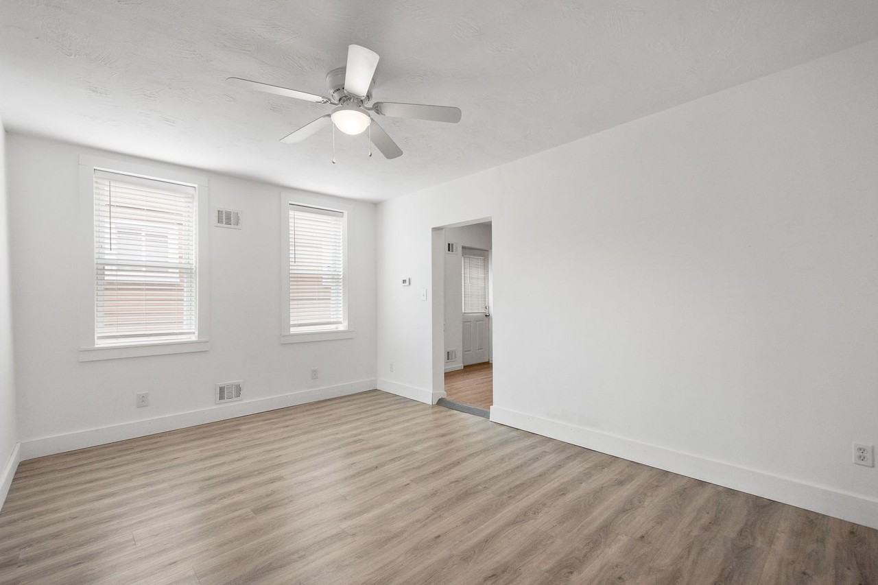 926 Ridge Ave - Photo 3 of 35