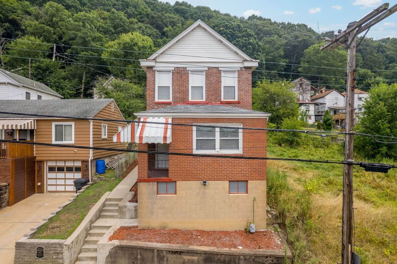 926 Ridge Ave - Photo 4 of 35