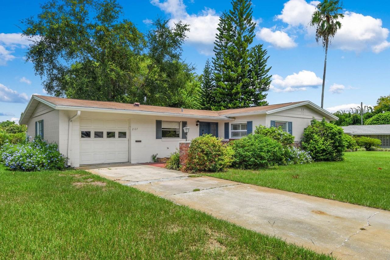 2107 Brookview Dr - Photo 2 of 30