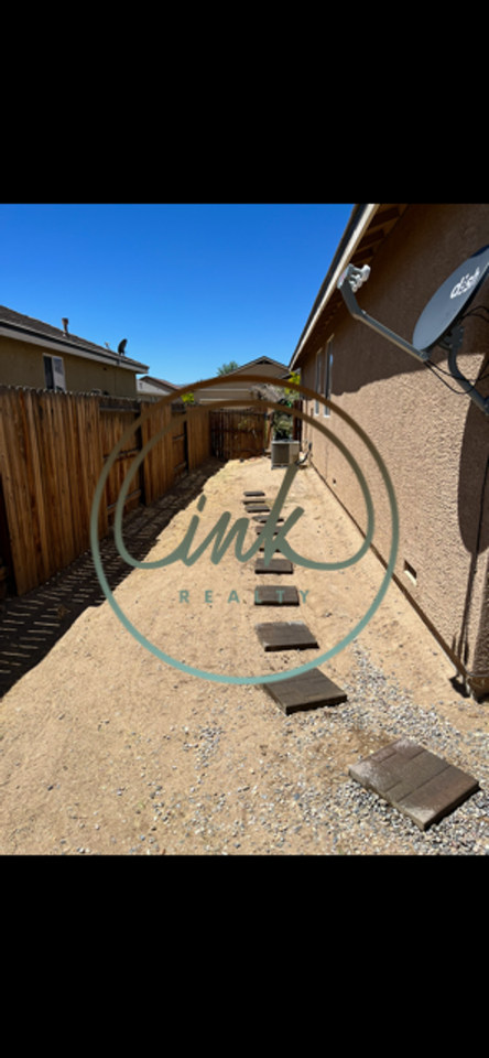 136 Catlin St - Photo 6 of 10